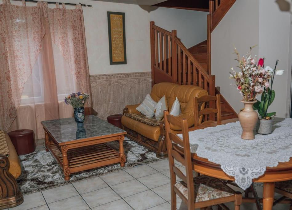 La Perle Rose Only Women Femmes Uniquement Apartment Venissieux Exterior photo